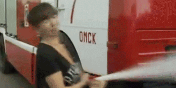 Quand le commercial a insisté pour faire la démo lui-même