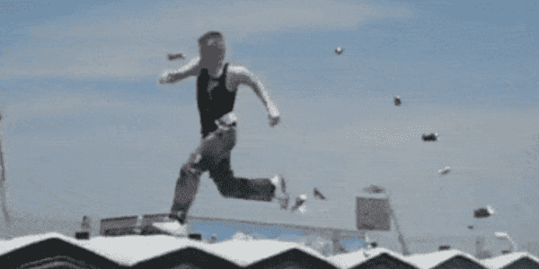 Quand je traverse l'open space pour un café et qu'on m'agresse de bugs