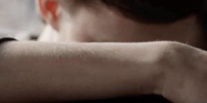 Quand j'entends la voix d'un client compliqué dans l'open space