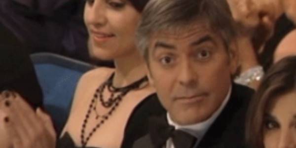 Le commercial quand le client demande s'il peut avoir une démo de nos derniers devs