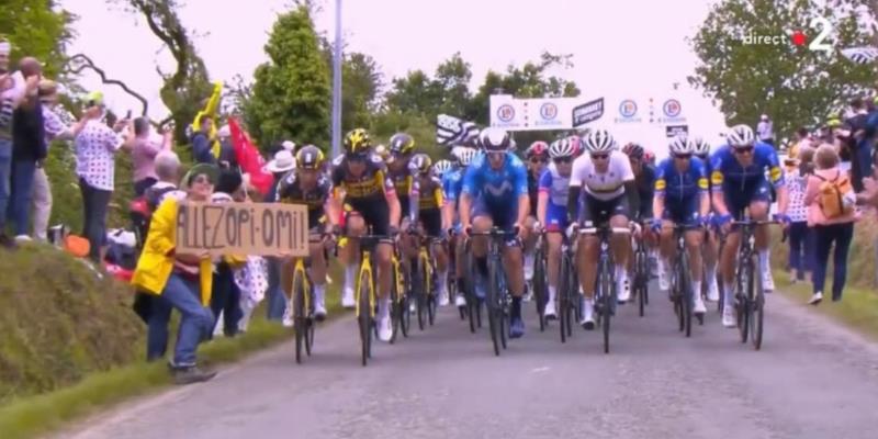 10 memes pour développeurs inspirés de l'incident du Tour de France (certains font mal)