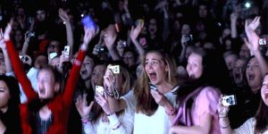 Les commerciaux quand notre nouvelle version aligne enfin un bouton "cassé"