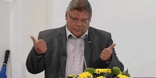 Quand l'architecte m'explique comment il a configuré les environnements