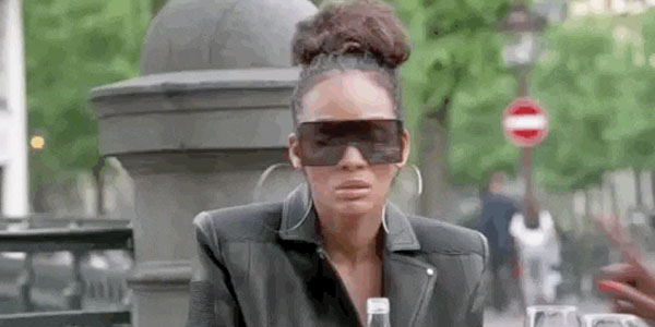 Quand le graphiste apprend que son design a été intégrée avec les pieds