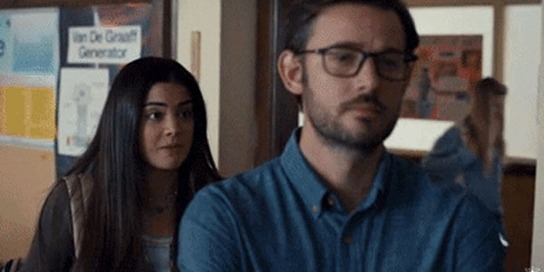 Quand je vais voir le chef pour lui dire que la prod est tombée alors qu'il est en rendez-vous client