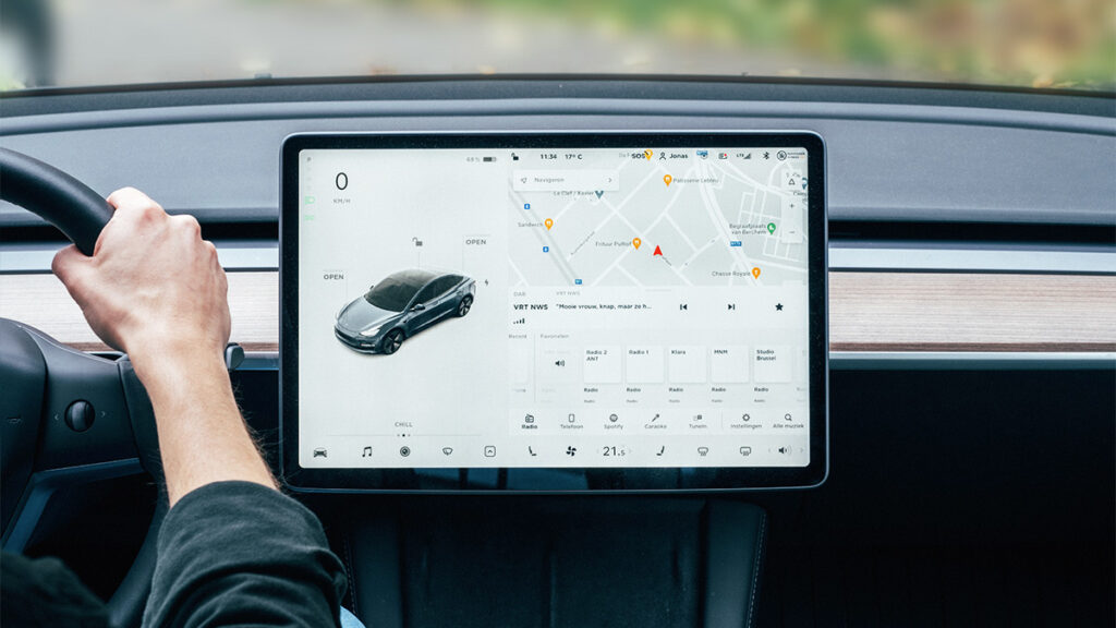 Tesla ouvre son API pour les applications tierces dans ses voitures