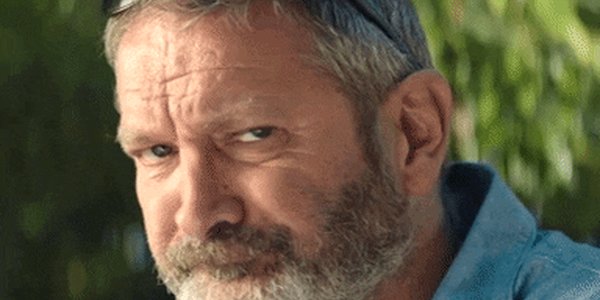 Quand le chef me regarde en coin pour savoir s'il peut cliquer sur un bouton pendant sa démo