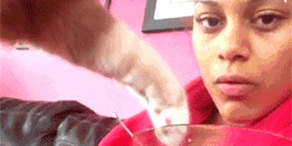 Quand le stagiaire veut me montrer comment il écrirait ma requête SQL