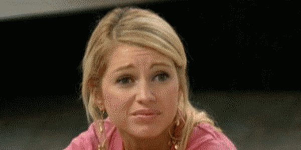 Quand le client nous montre ses idées de design générées avec une IA éclatée