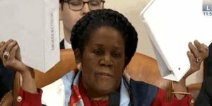 Quand le chef de projet ressort des specs vieilles de 3 ans pour montrer au client qu'il a tort