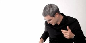 Quand le freelance qui fout rien depuis 2 ans apprend que sa mission ne sera pas renouvelée