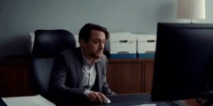 Quand le chef regarde par dessus mon épaule et que je ne peux pas utiliser ChatGPT pour avancer sur mon code