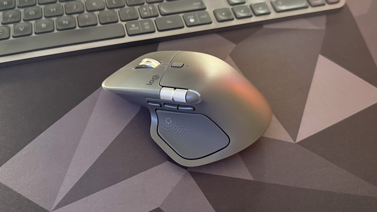 MX Master 4 : Logitech perfectionne (encore) la souris ultime des développeurs
