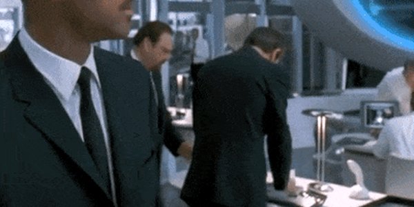 Quand le directeur passe dans nos bureaux et que j'ai beaucoup trop mal au crâne pour travailler