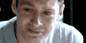 Quand j'écris à un collègue pour une urgence et que son statut dit "de retour dans trois semaines"