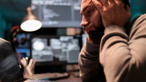 Selon Stack Overflow, moins d'un développeur sur quatre est heureux au travail