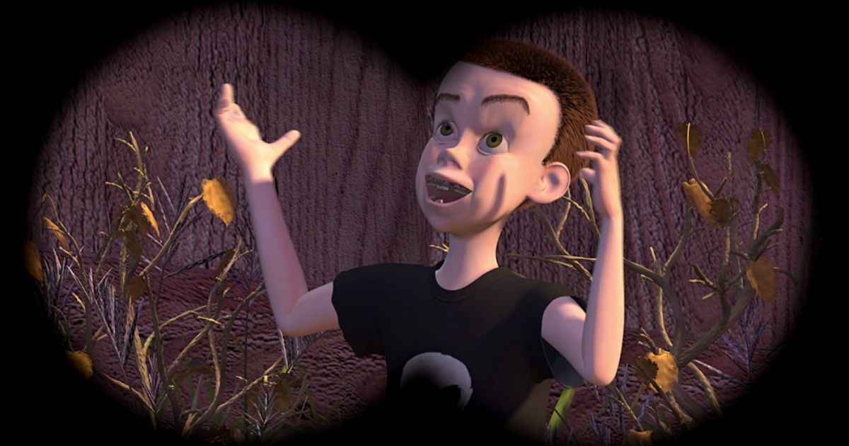 Sid, le garçon de Toy Story, bras levés et l'air exaspéré, vu à travers des jumelles
